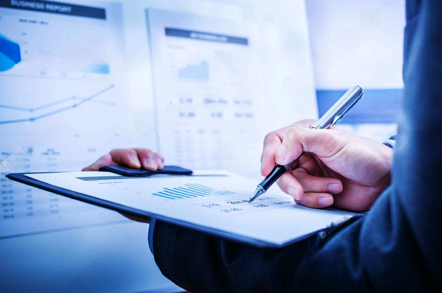 businessman-analyzing-investment